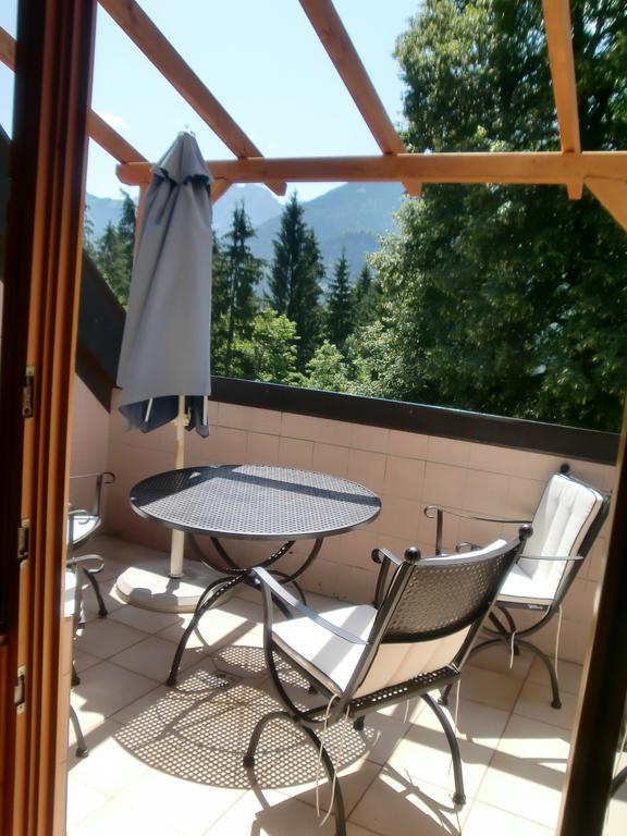 Garten- & Loggia-Appartement Herrenhaus Dellach im Drautal Chambre photo