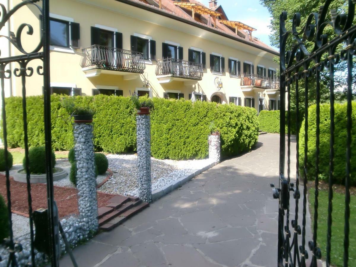Garten- & Loggia-Appartement Herrenhaus Dellach im Drautal Extérieur photo