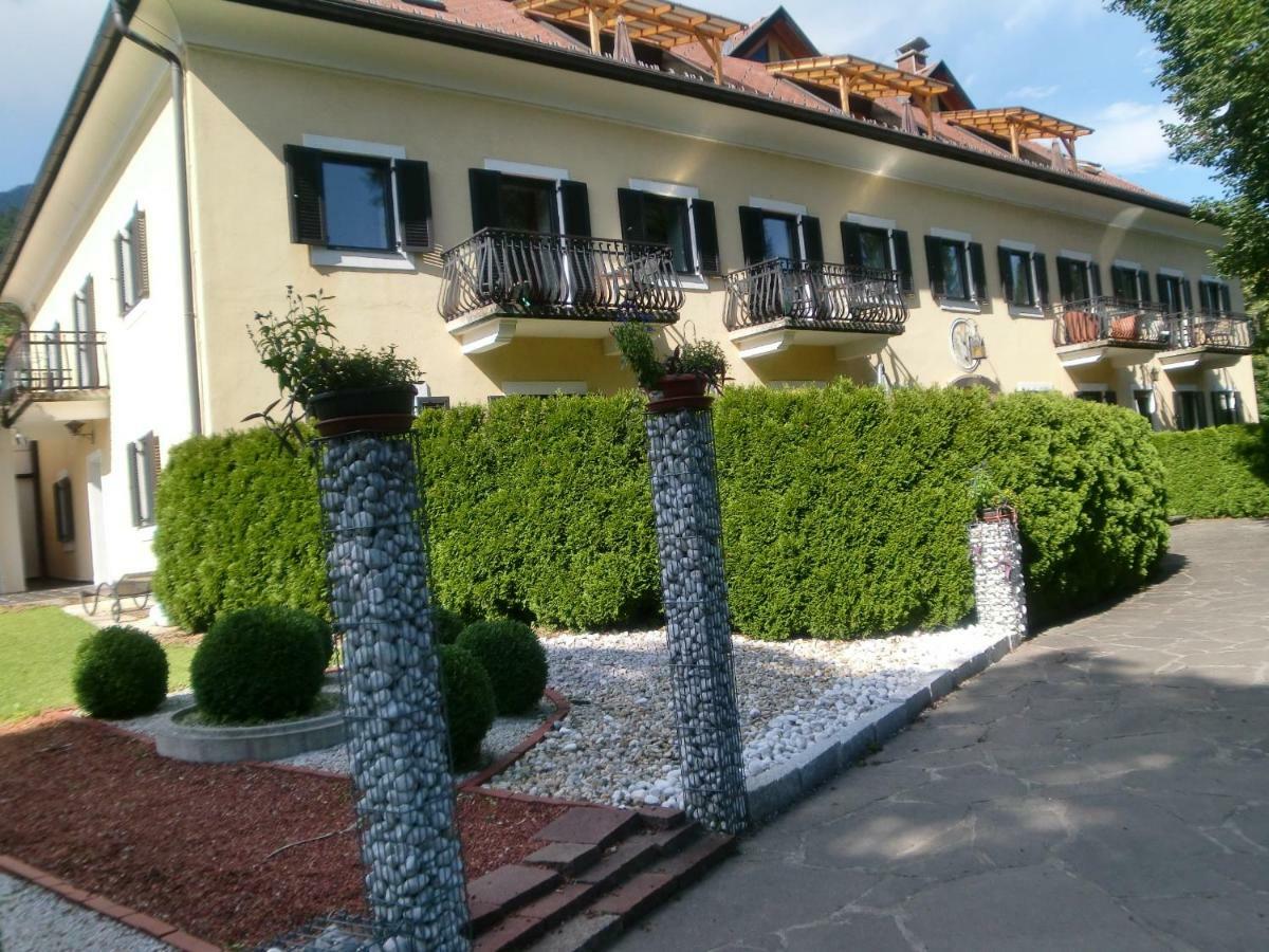 Garten- & Loggia-Appartement Herrenhaus Dellach im Drautal Extérieur photo