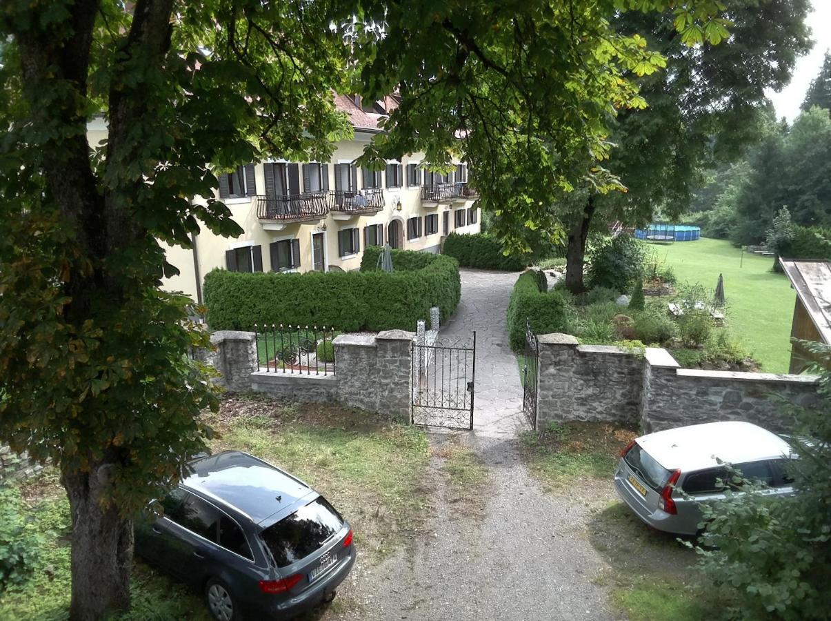 Garten- & Loggia-Appartement Herrenhaus Dellach im Drautal Extérieur photo