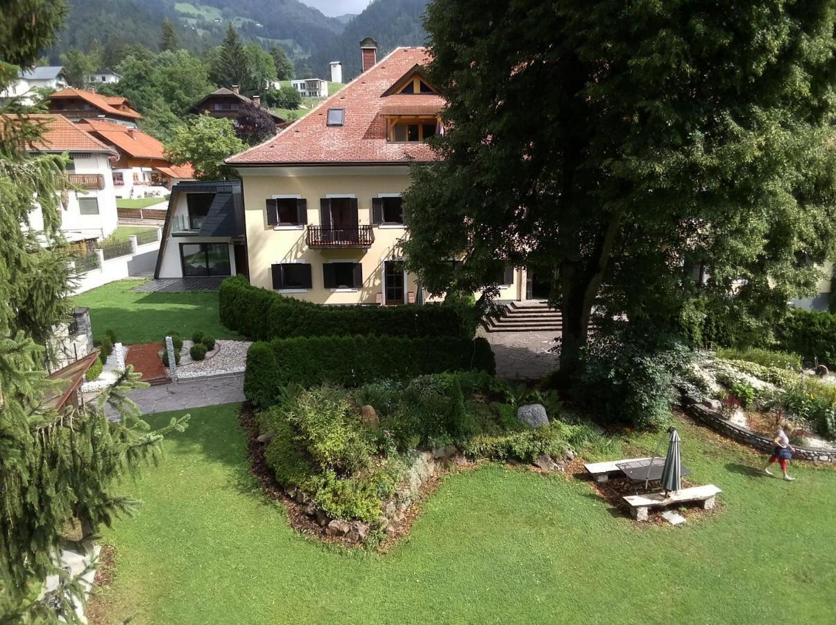 Garten- & Loggia-Appartement Herrenhaus Dellach im Drautal Extérieur photo