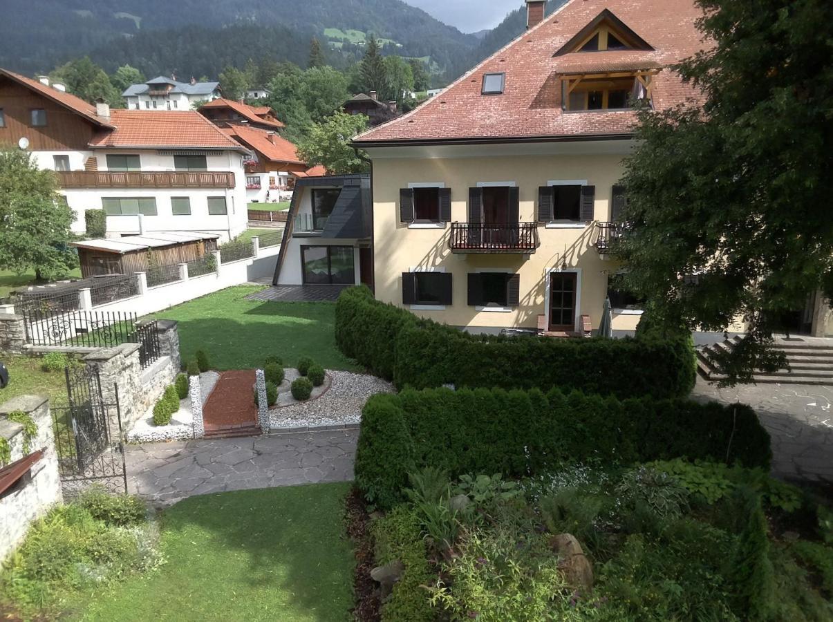Garten- & Loggia-Appartement Herrenhaus Dellach im Drautal Extérieur photo